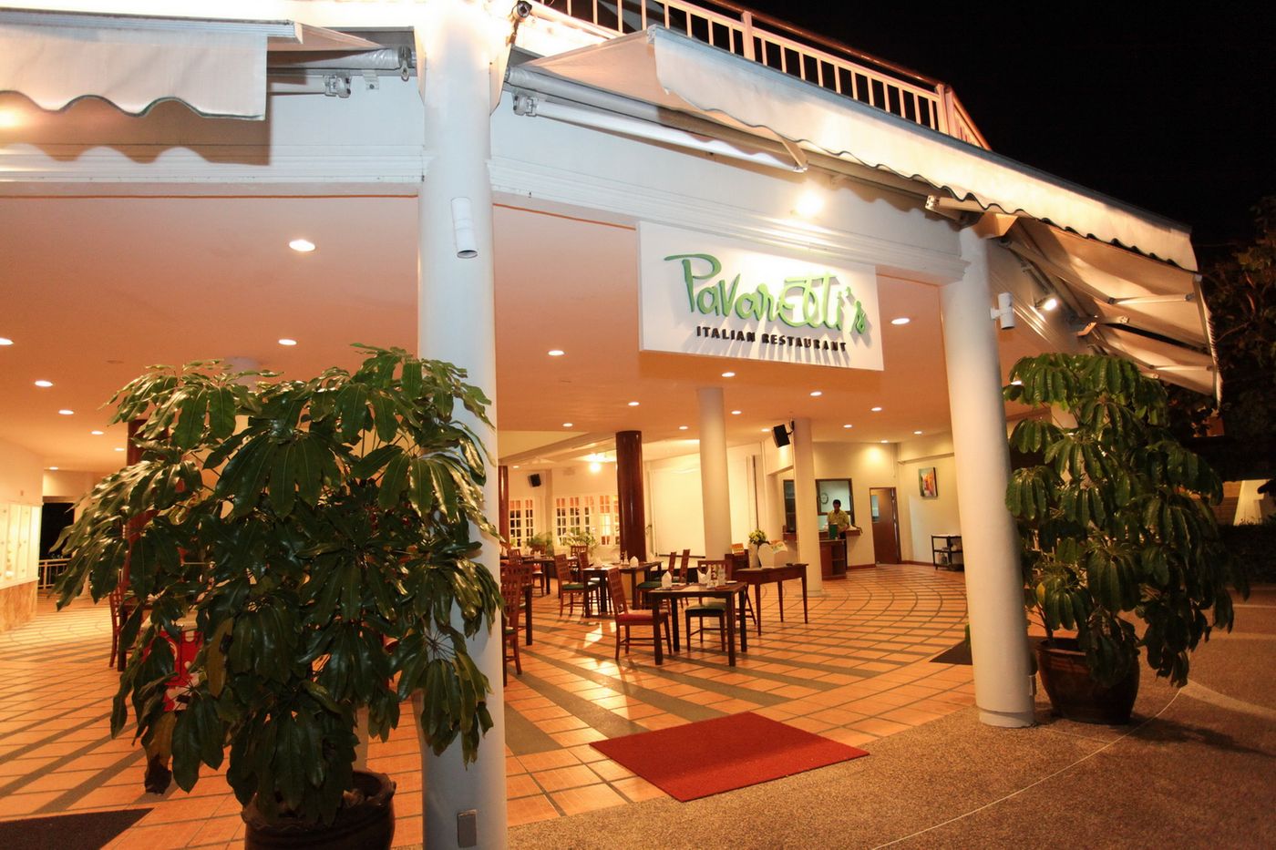 Patong-Resort--SHA-Extra-Plus--Restaurant-60