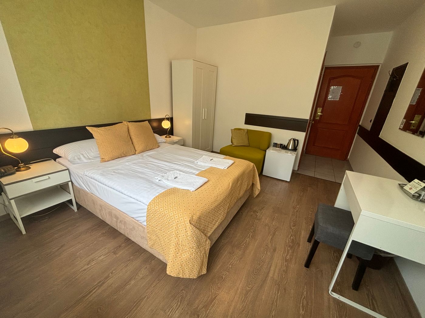 Gloria-Budapest-City-Center-Room-18