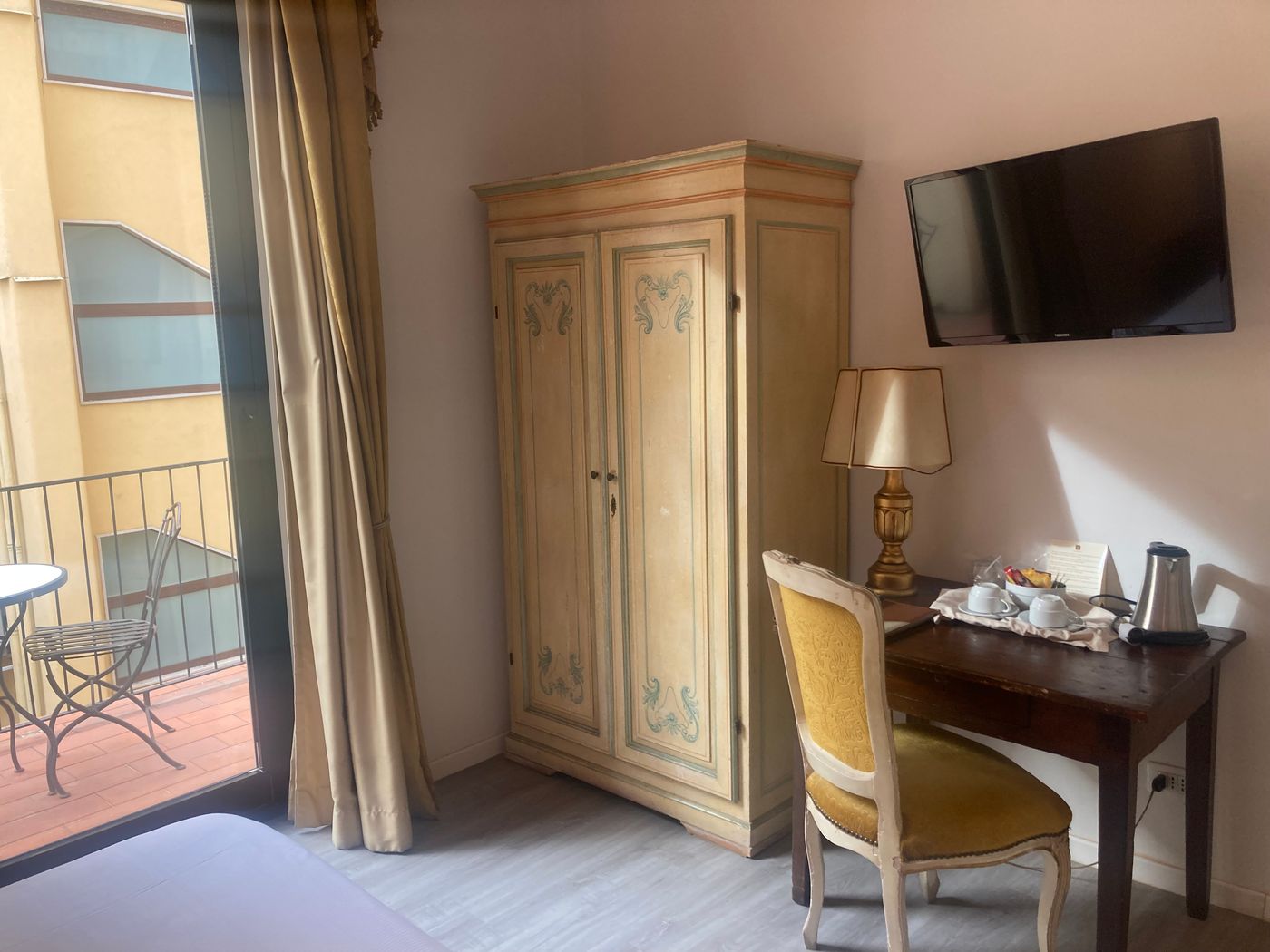 Machiavelli-Palace-Room-59