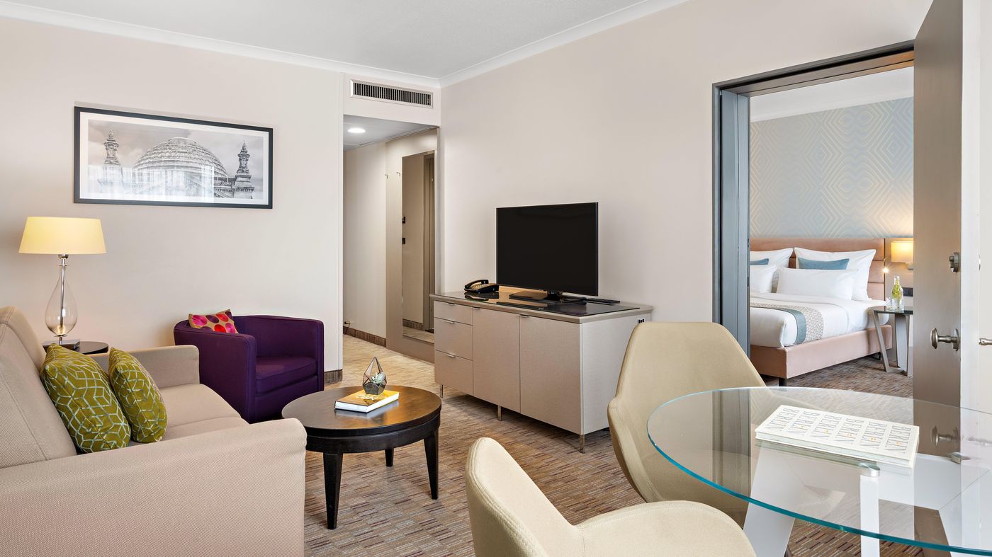 Crowne-Plaza-Berlin-City-Centre-Room-10