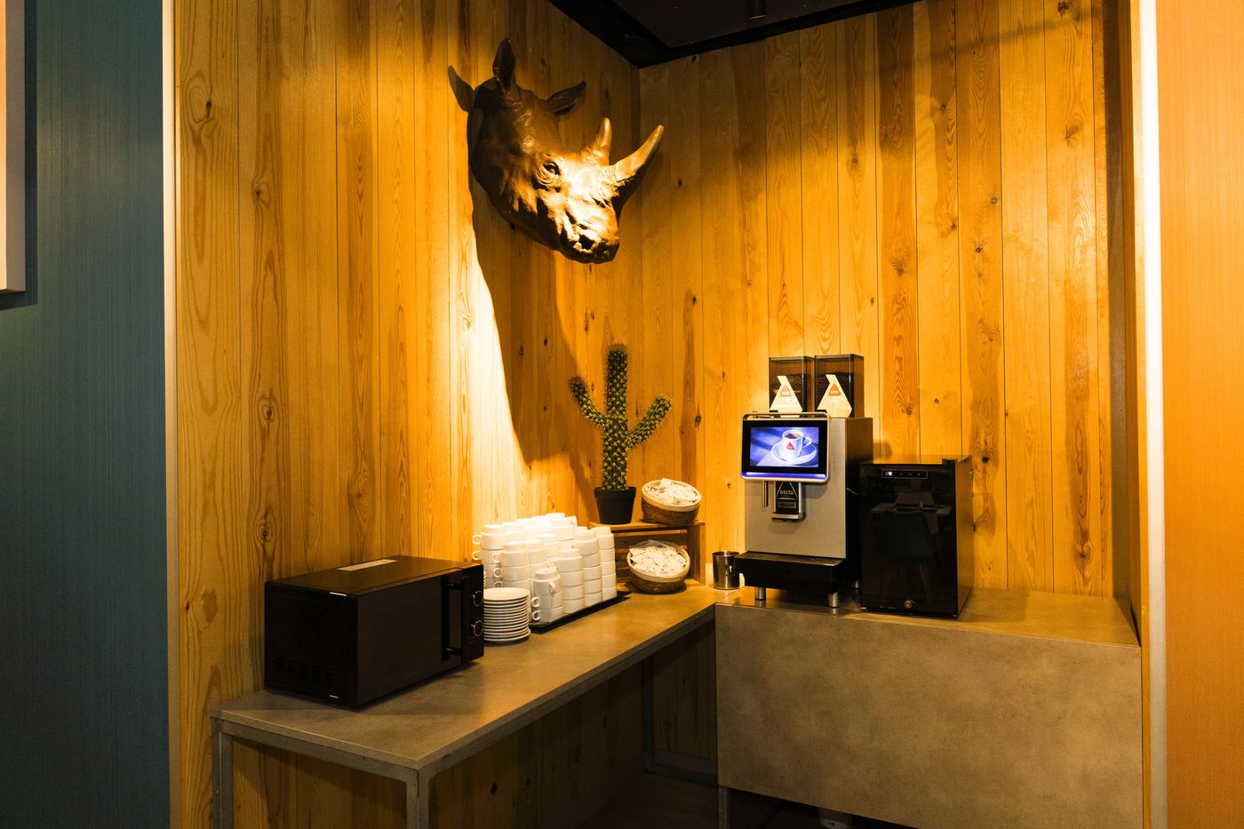 Olympus-Restaurant-30