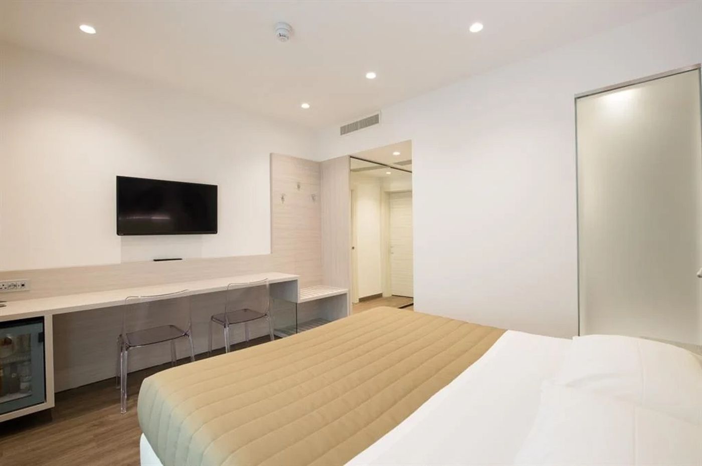 Grand Hotel Liberty-Italy-RIVA DEL GARDA-Room-4