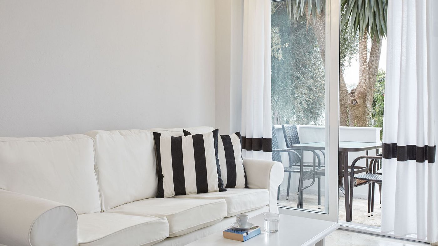 Mr---Mrs-White-Corfu-Room-39