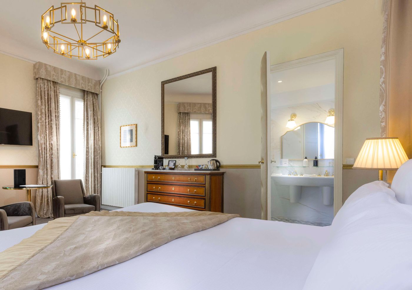 Hotel-Claridge-Worldhotel-Room-16