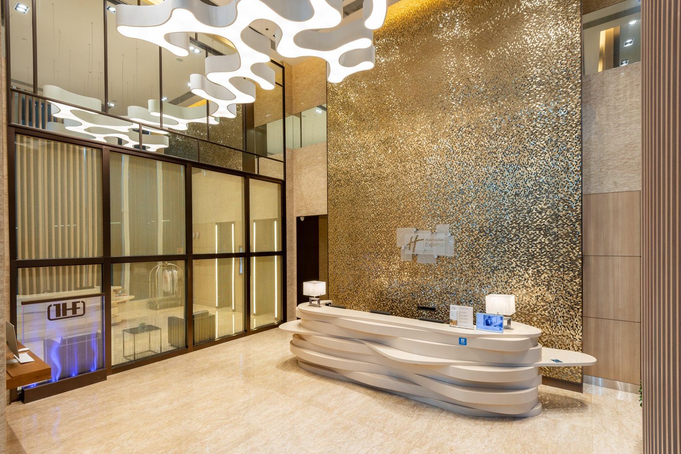 Holiday-Inn-Express-Hong-Kong-Mongkok-Lobby-5