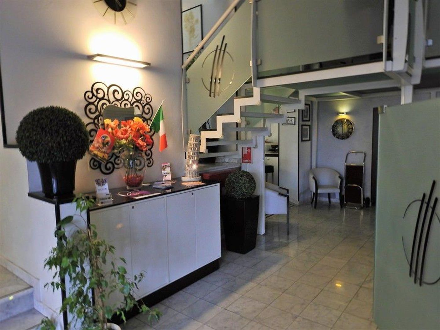 La Torre-Italy-PISA -Lobby-4