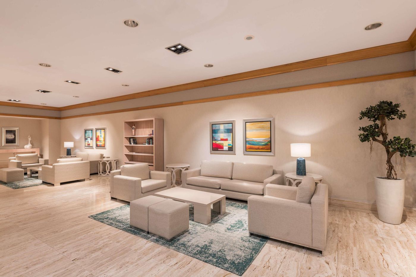 Sesimbra-Oceanfront-Hotel-Lobby-17