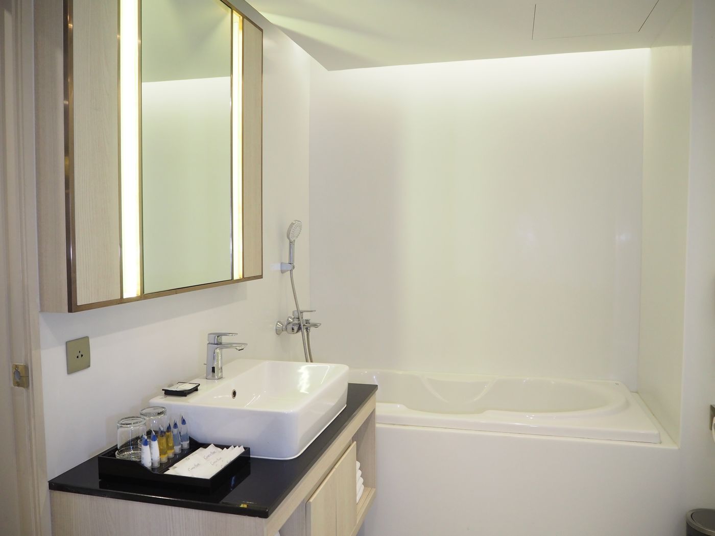 Centre-Point-Plus-Hotel-Pratunam-Room-47