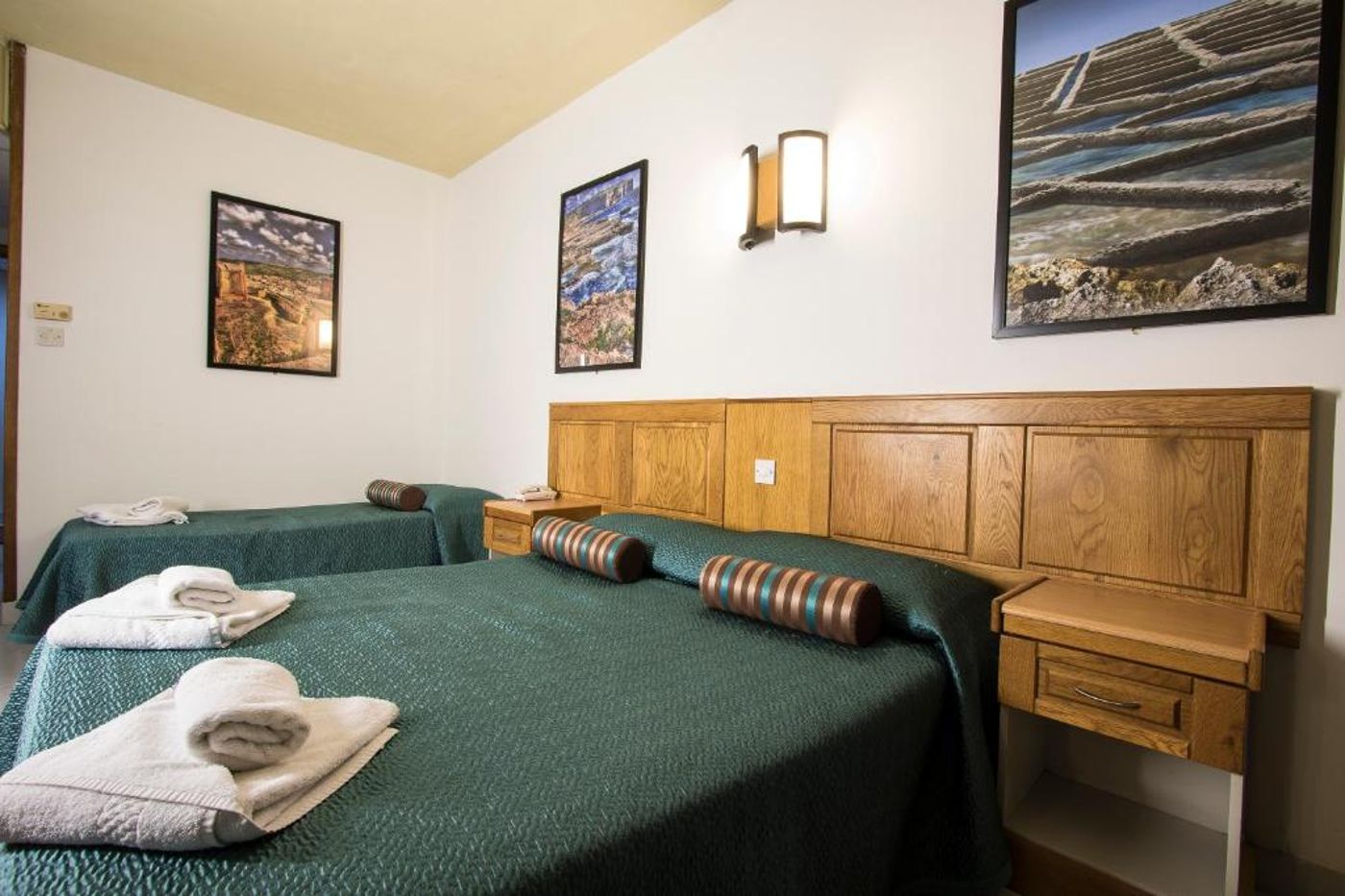 Canifor-Hotel-Room-25