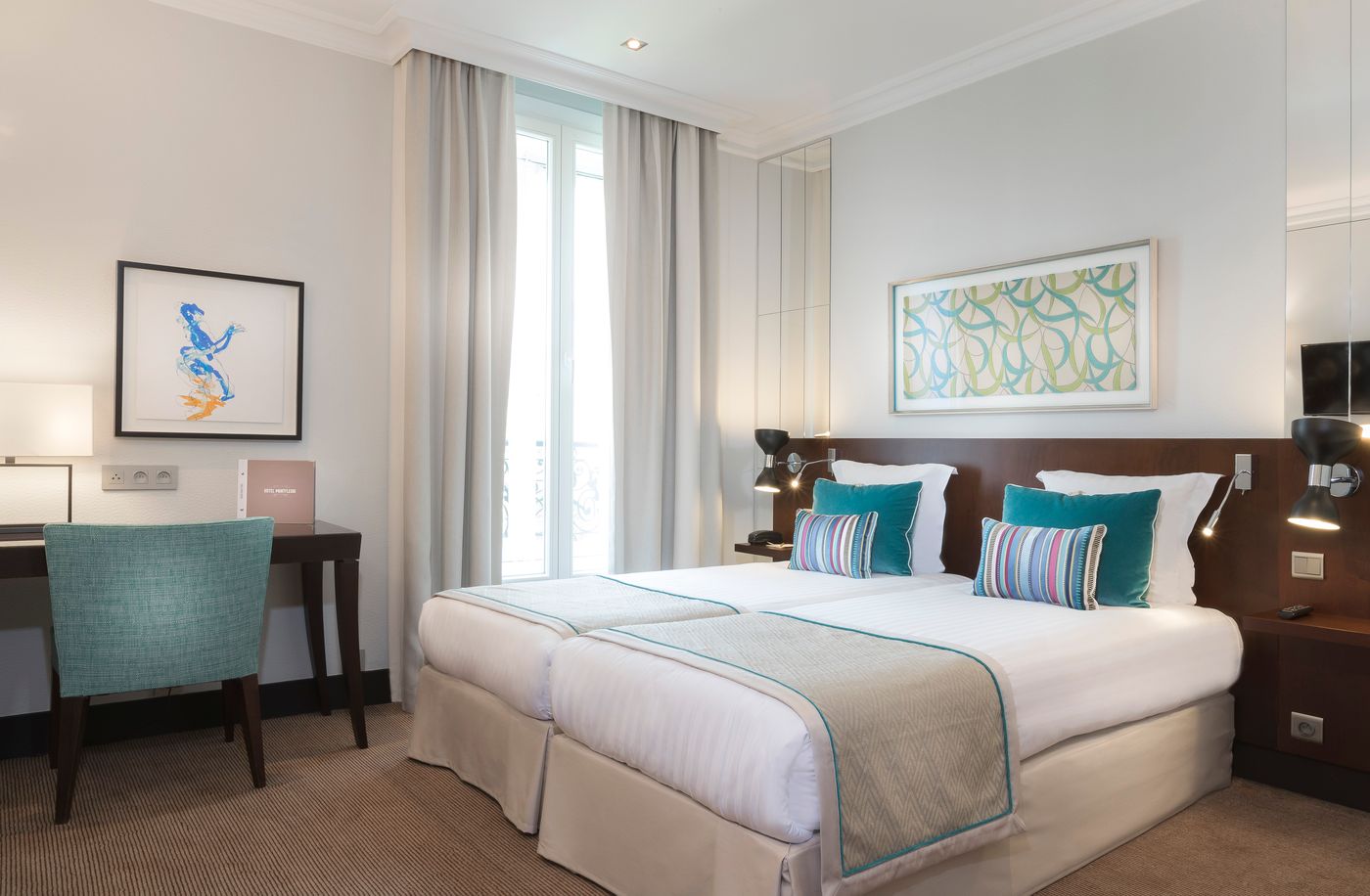 Montfleuri-Arc-de-Triomphe-Room-20