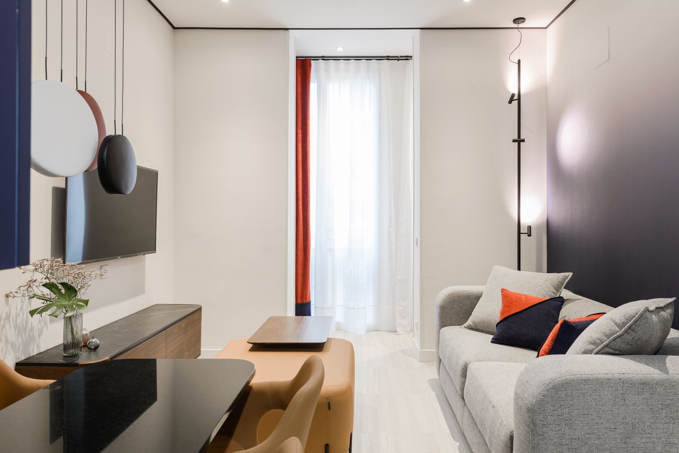 Smartrental-Collection-Gran-Via-Centric-II-Room-42