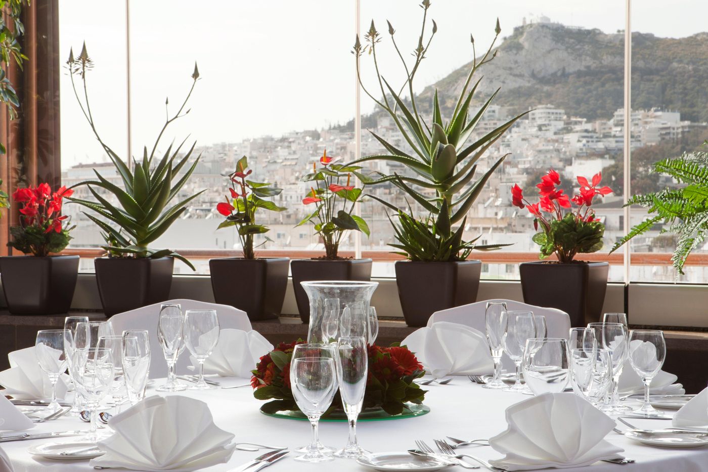 Crowne-Plaza-Athens-Restaurant-3