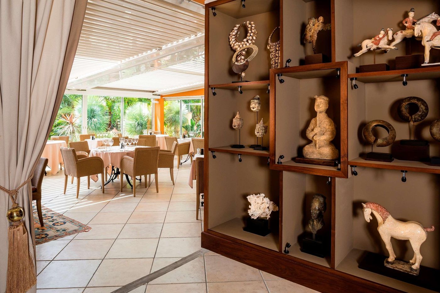 Best-Western-Premier-Montfleuri-Restaurant-67