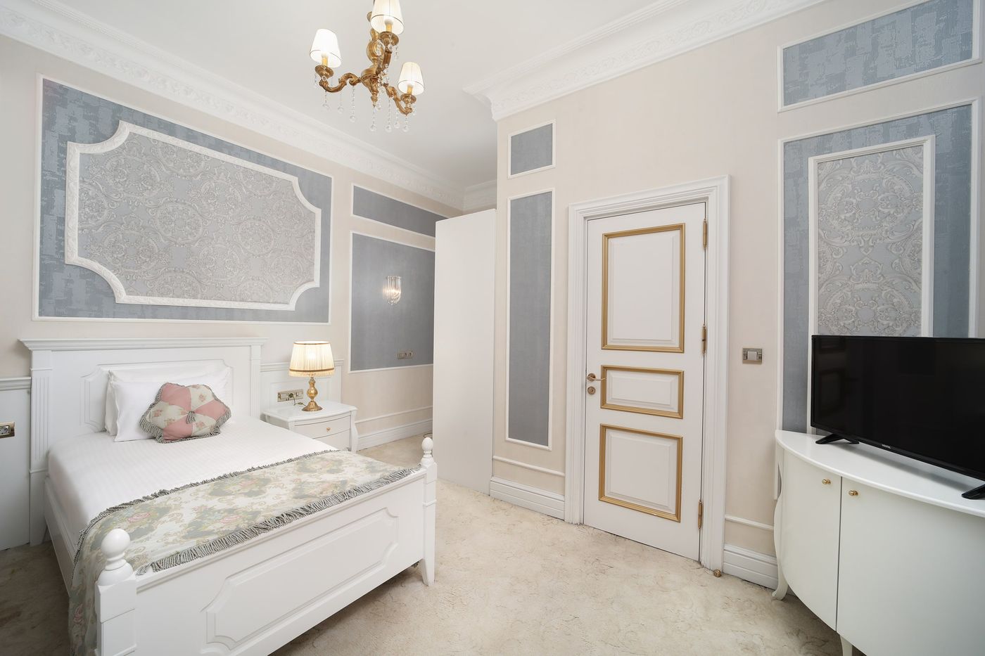 Legacy-Ottoman-Hotel-Room-43