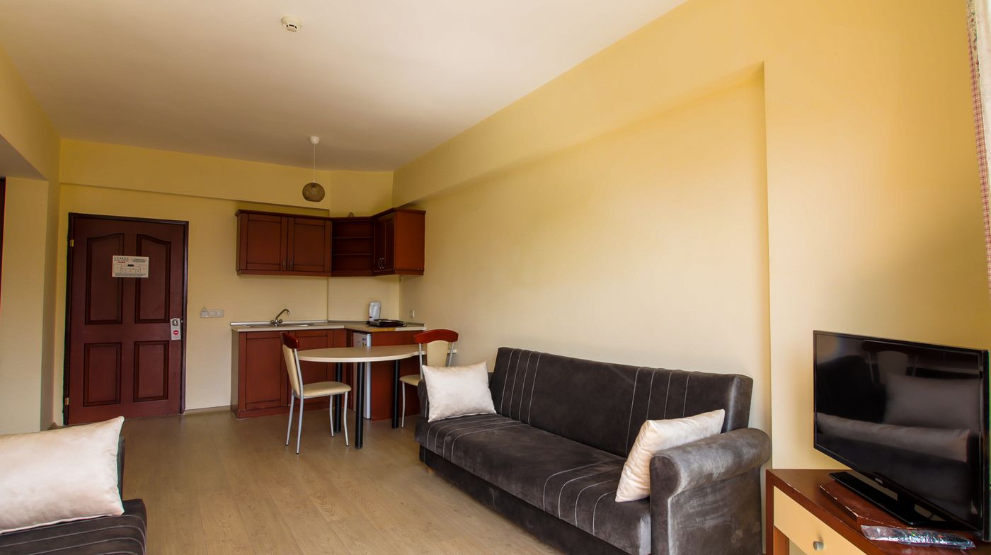 Lemas Suites Hotel Side