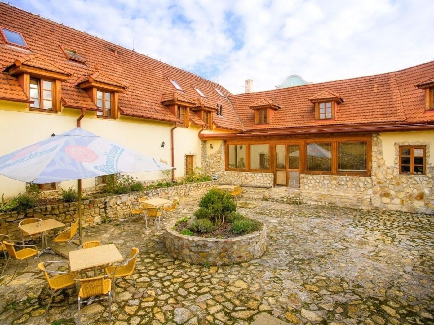 Hotel-Bella-Prague-General-view-3