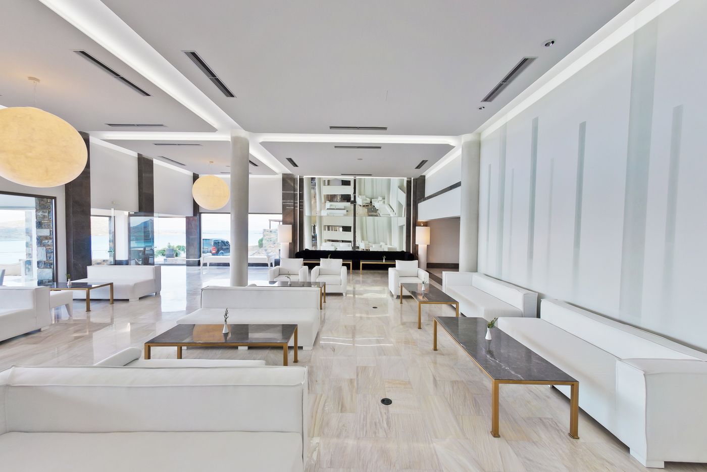 Royal-Marmin---Adult-Only-Bar-52