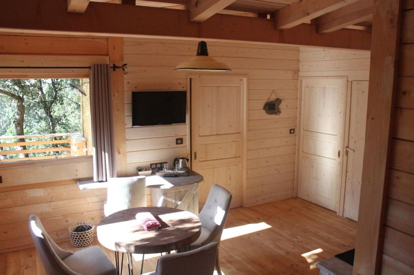 Logis les Cabanes dans les Bois-France-VILLALIER-Room-7
