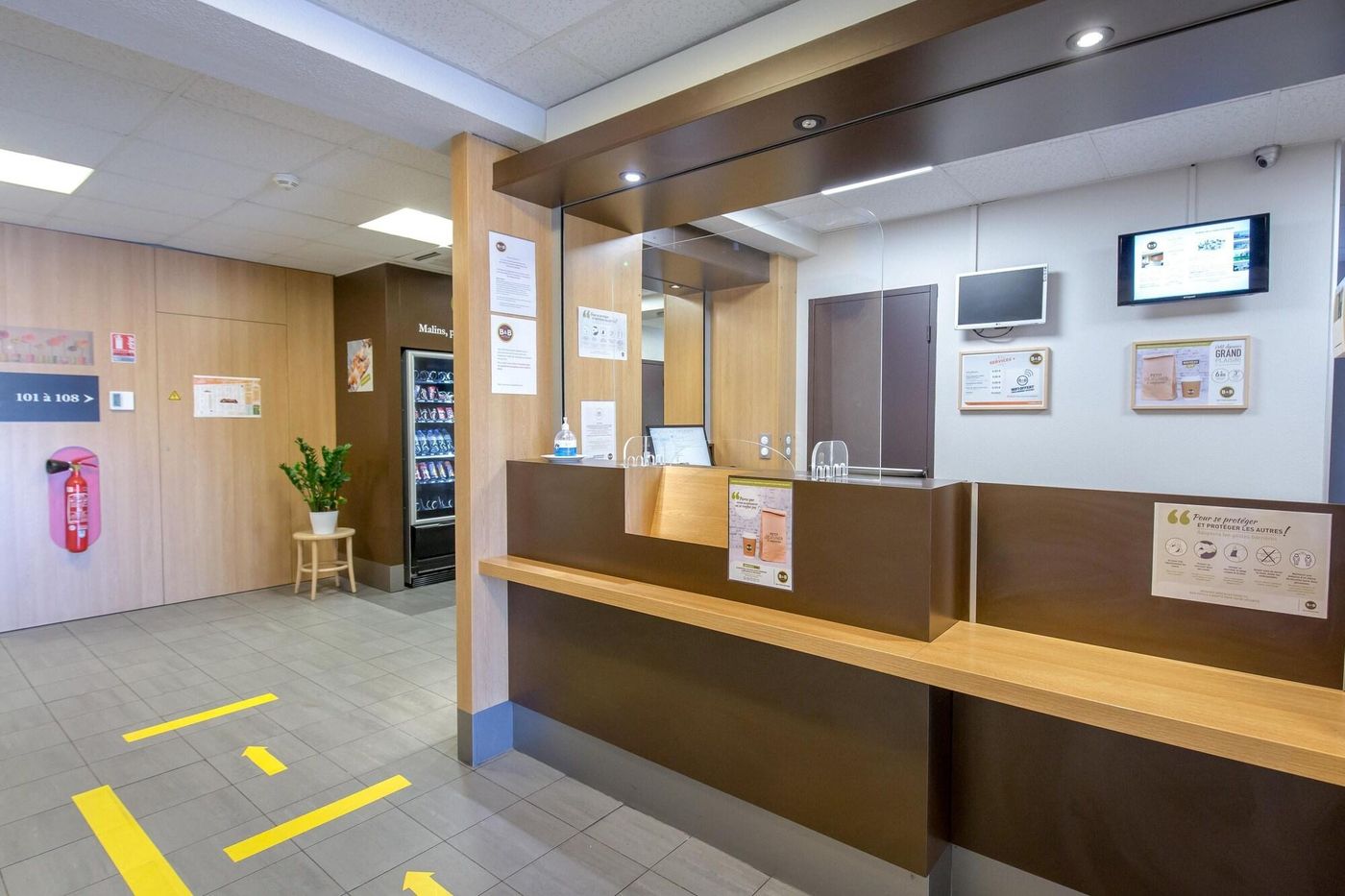 B&B Hôtel Perpignan Nord Aéroport-France-PERPIGNAN-Lobby-6