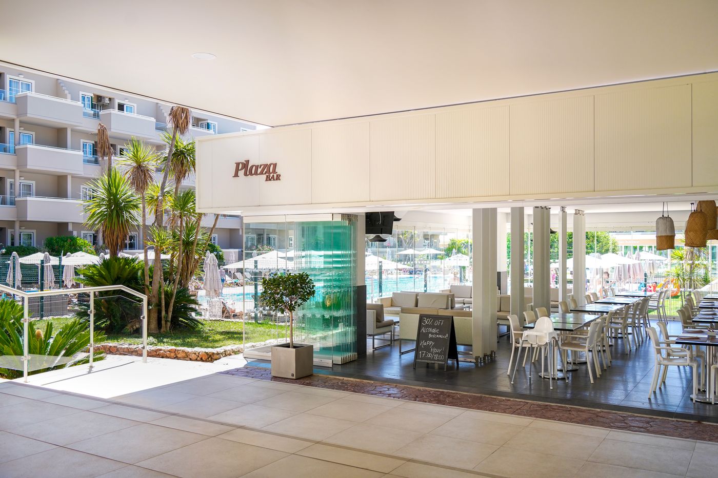 Vitor-s-Plaza-Bar-20