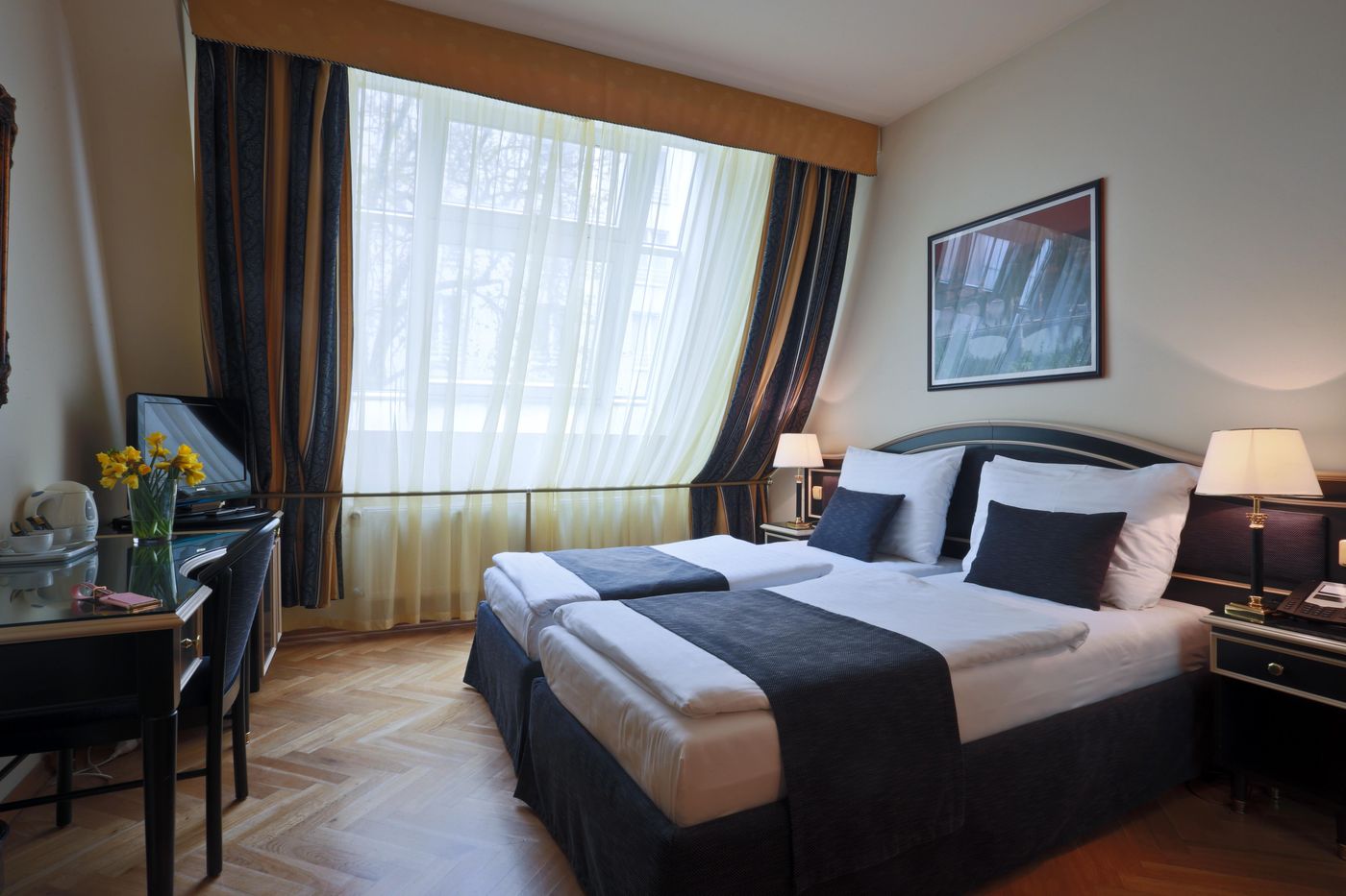 Elysee-Hotel-Room-24