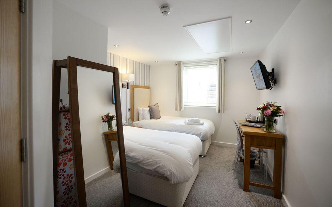 The Waterside Hotel and Galleon Leisure Club-United Kingdom-Manchester-General view-7