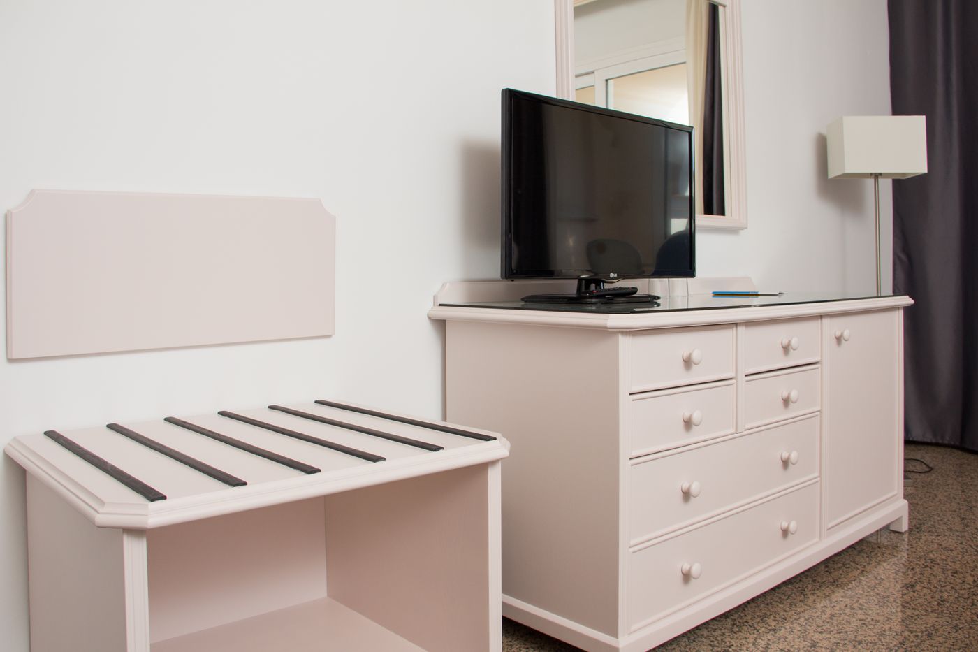 Mac-Puerto-Marina-Benalmadena-Room-33