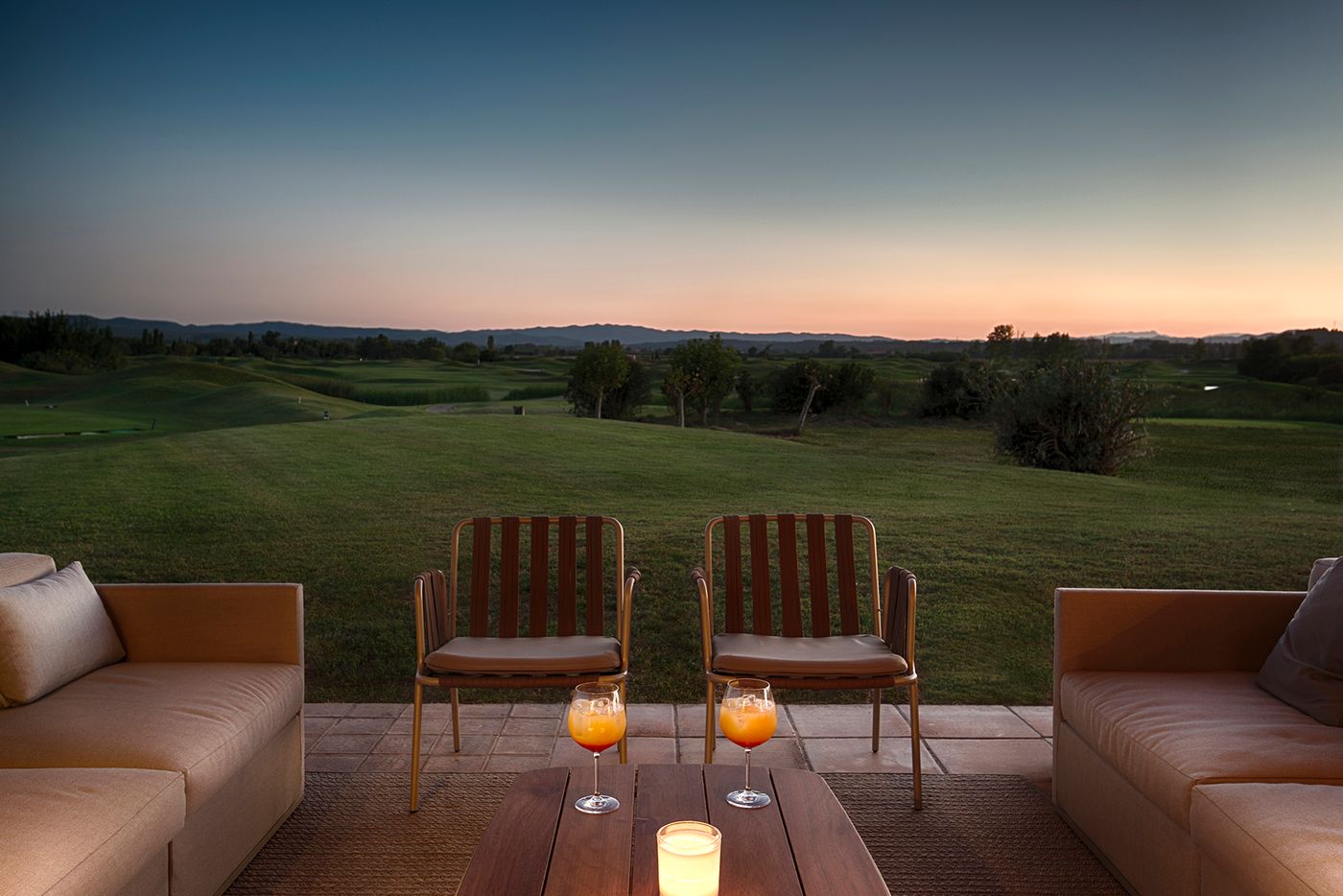 Double-Tree-by-Hilton-Hotel-Emporda-Restaurant-6