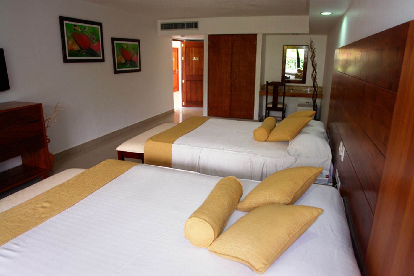 Hotel Beach House Playa Dorada