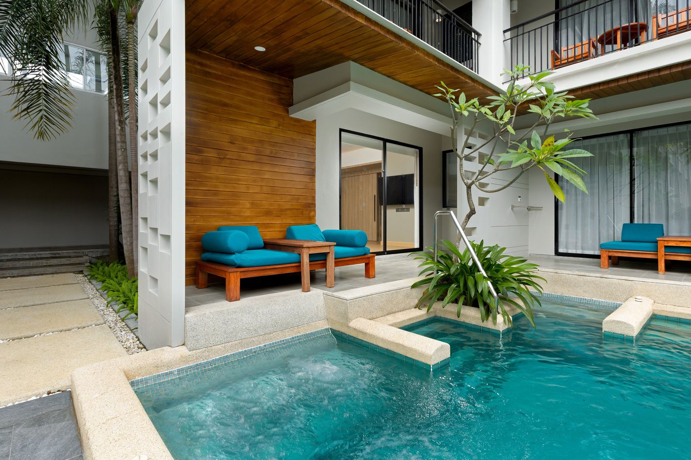 Banthai-Beach-Resort---Spa-Terrace-77
