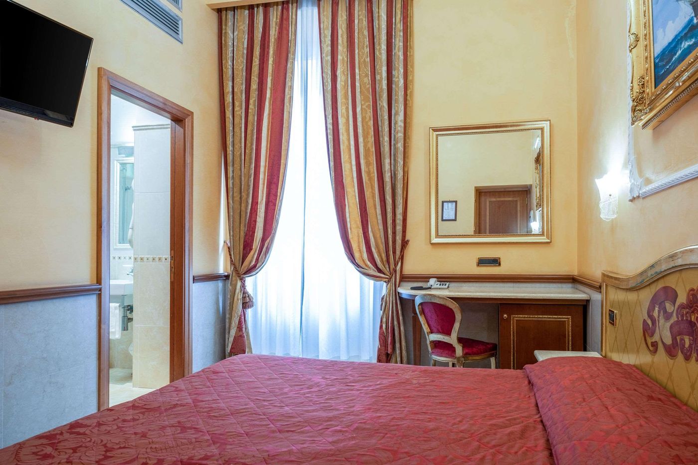 Clarion-Collection-Hotel-Principessa-Isabella-Room-15