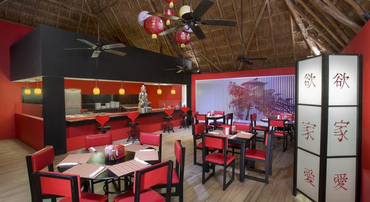 The-Pyramid-at-Grand-Oasis-Restaurant-51