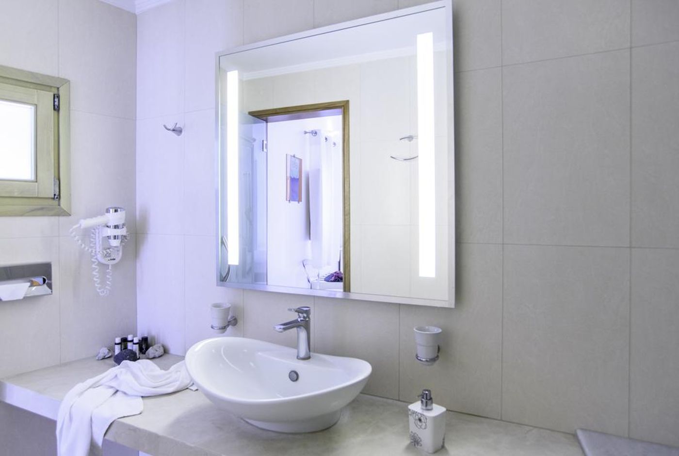 La-Mer-Deluxe-Spa-Resort---Conference-Center---Adult-Only-Room-42