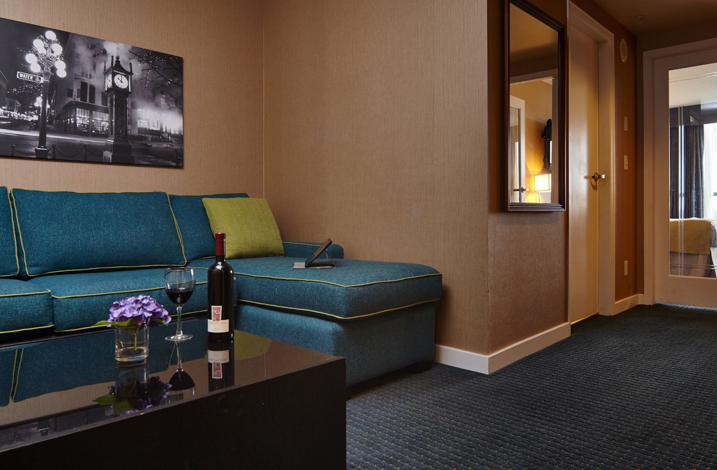 Executive-Plaza-Hotel-Conference-Centre-Coquitlam-BC-Room-28
