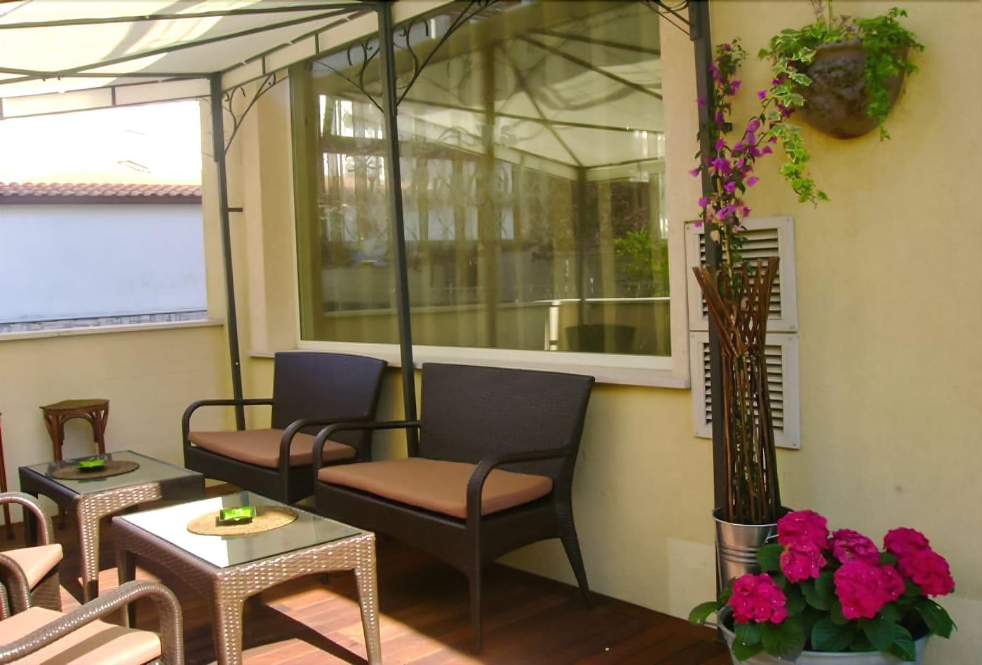 Hotel-La-Pergola-Terrace-4