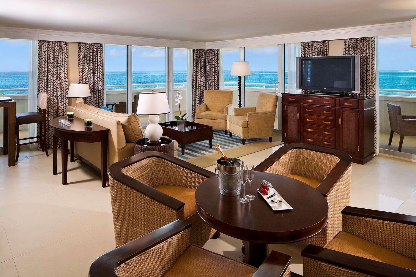 Melia-Nassau-Beach-All-Inclusive-Room-44