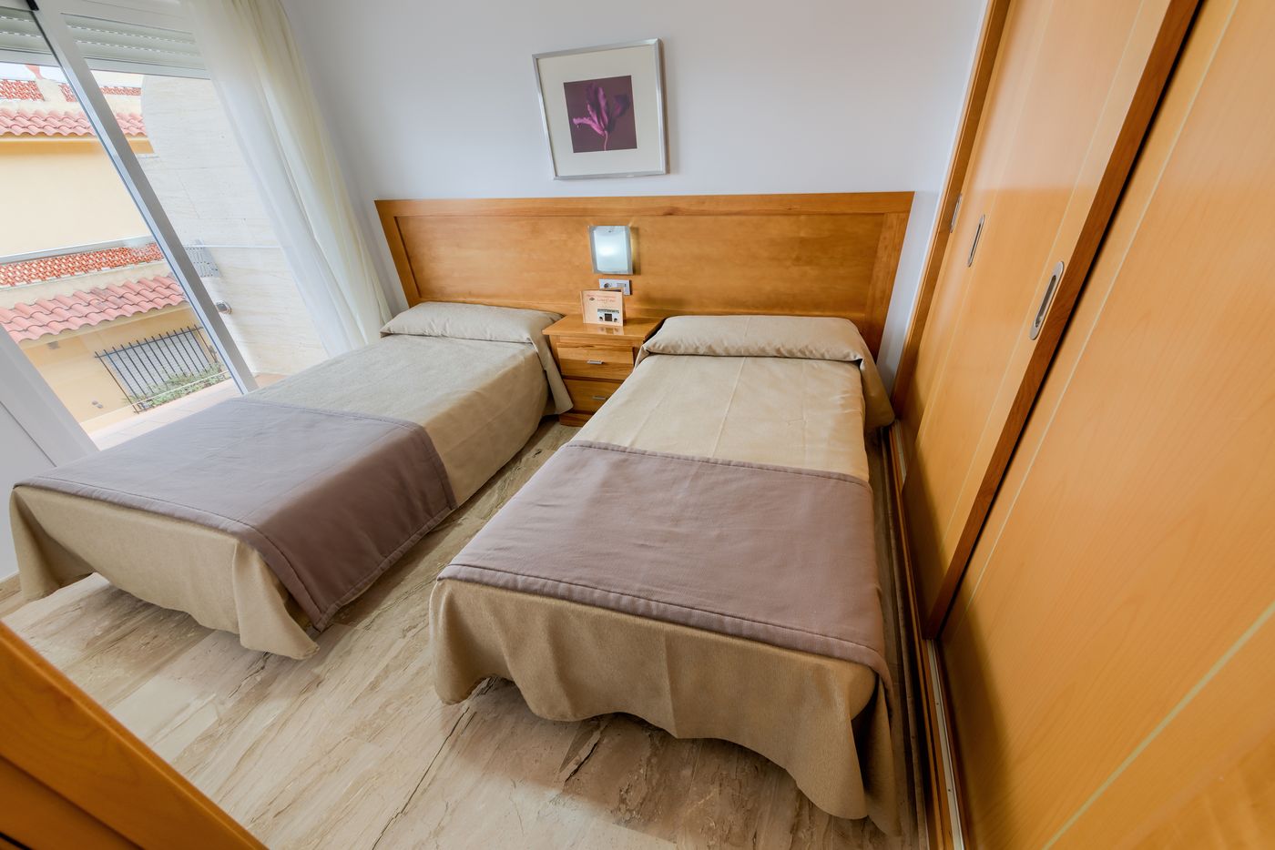Loto-Conil-Apartamentos-Room-23