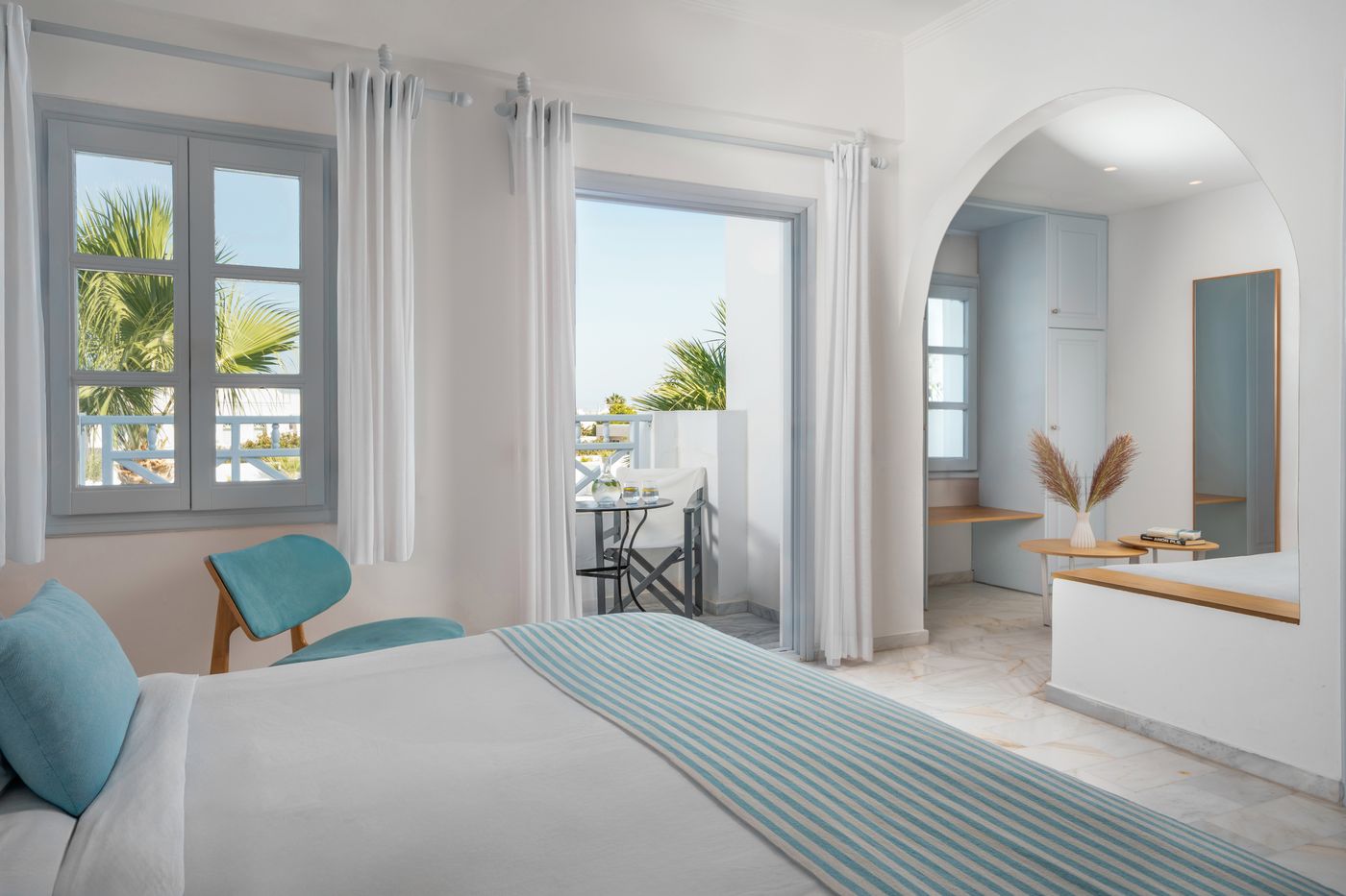 Santorini-Kastelli-Resort-Room-20