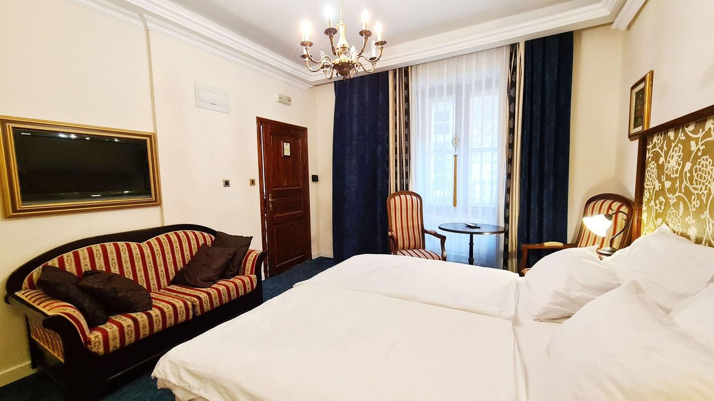 Hamlet-Bed---Breakfast-Room-4