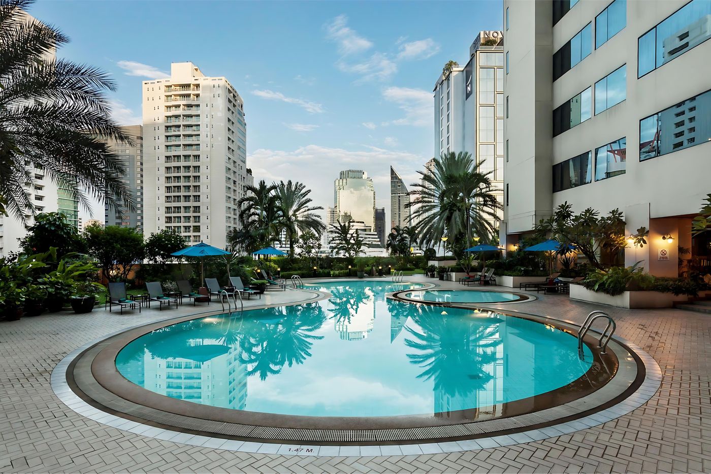 Rembrandt-Residences-Bangkok-Pool-1