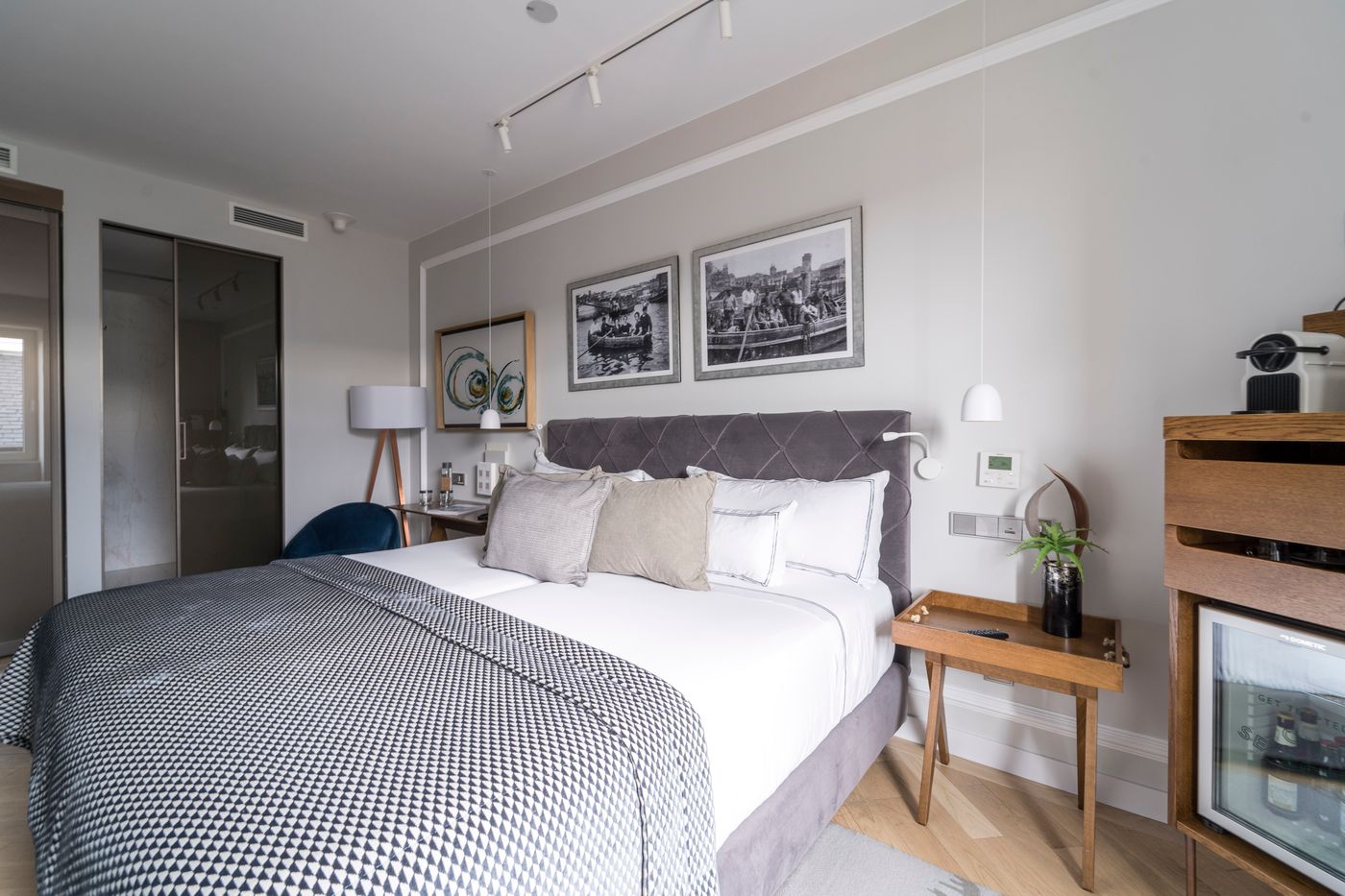 Lasala Plaza Hotel - Adults Only-Spain-SAN SEBASTIAN-Room-7