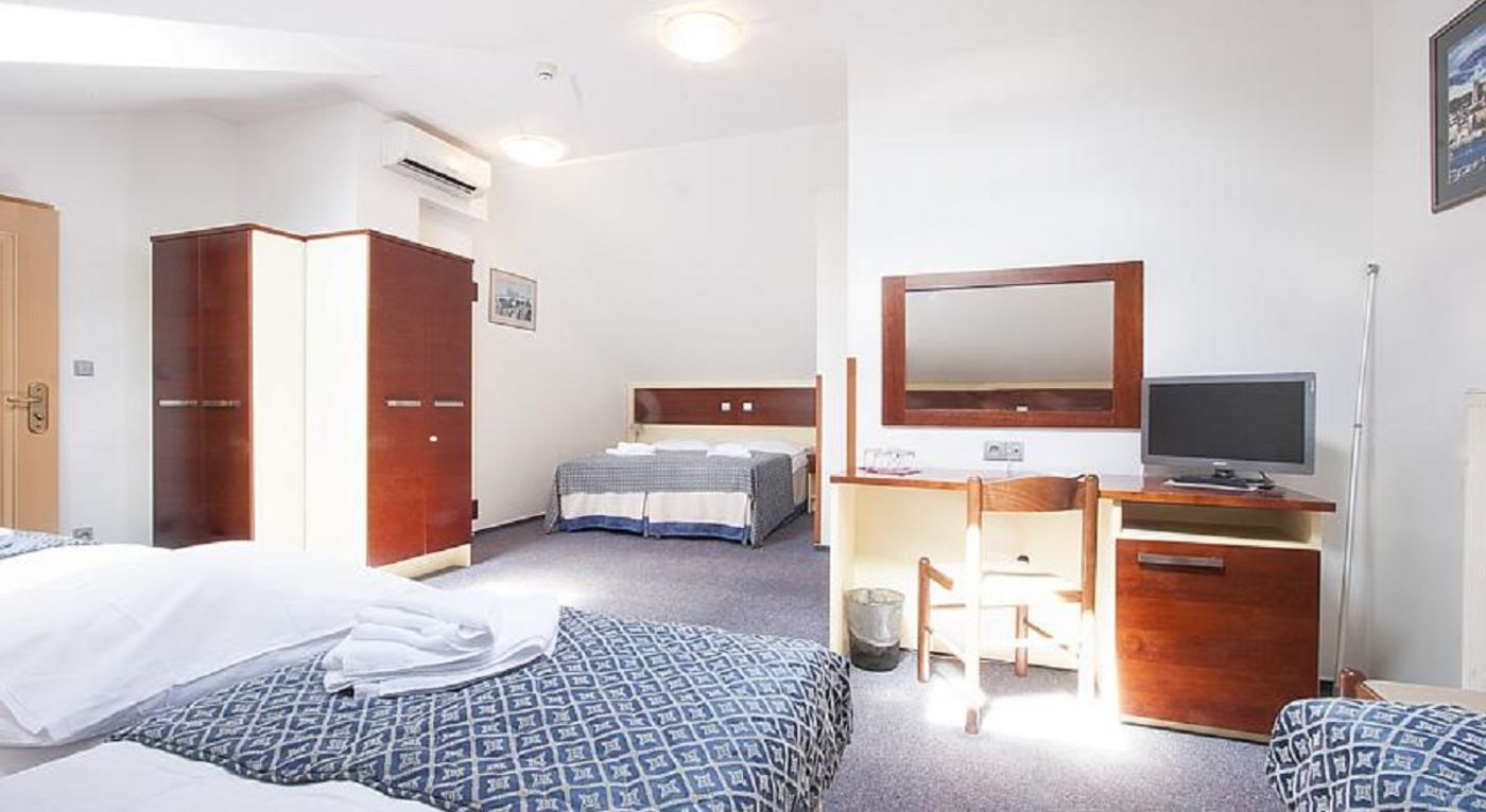 Hotel-Atos-Room-13