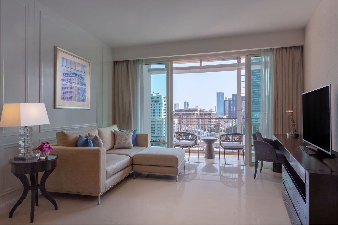 Dusit-Suites-Hotel-Ratchadamri--Bangkok-Room-16