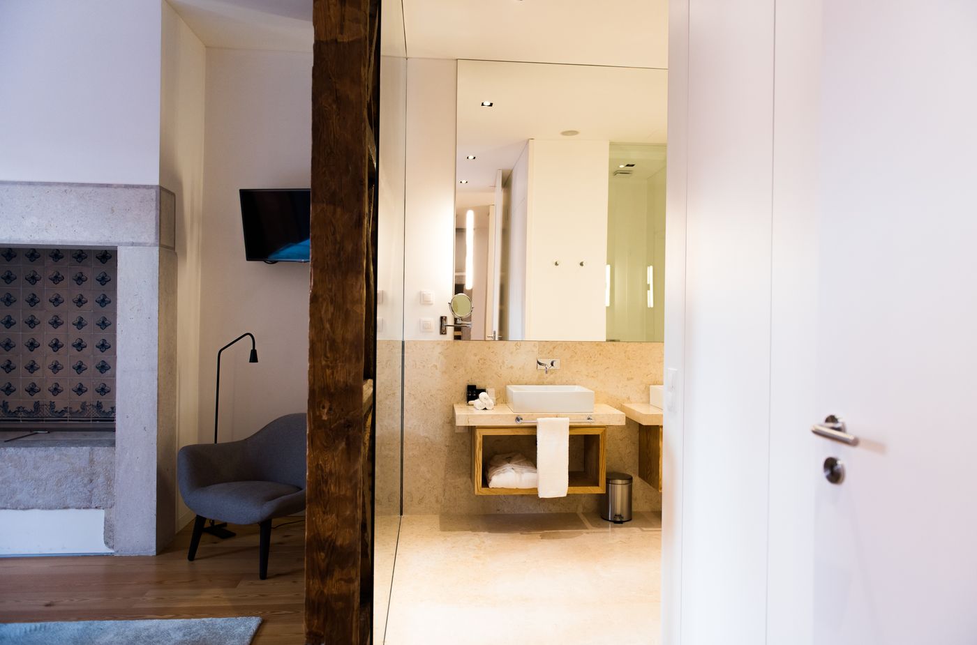 Flora-Chiado-Apartments-Room-29