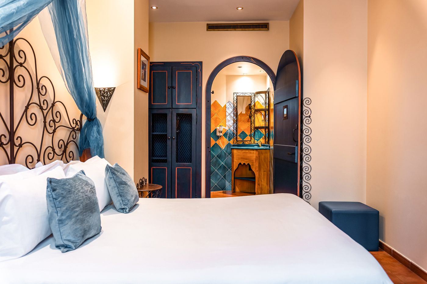 Villa-Royale-Montsouris-Room-3