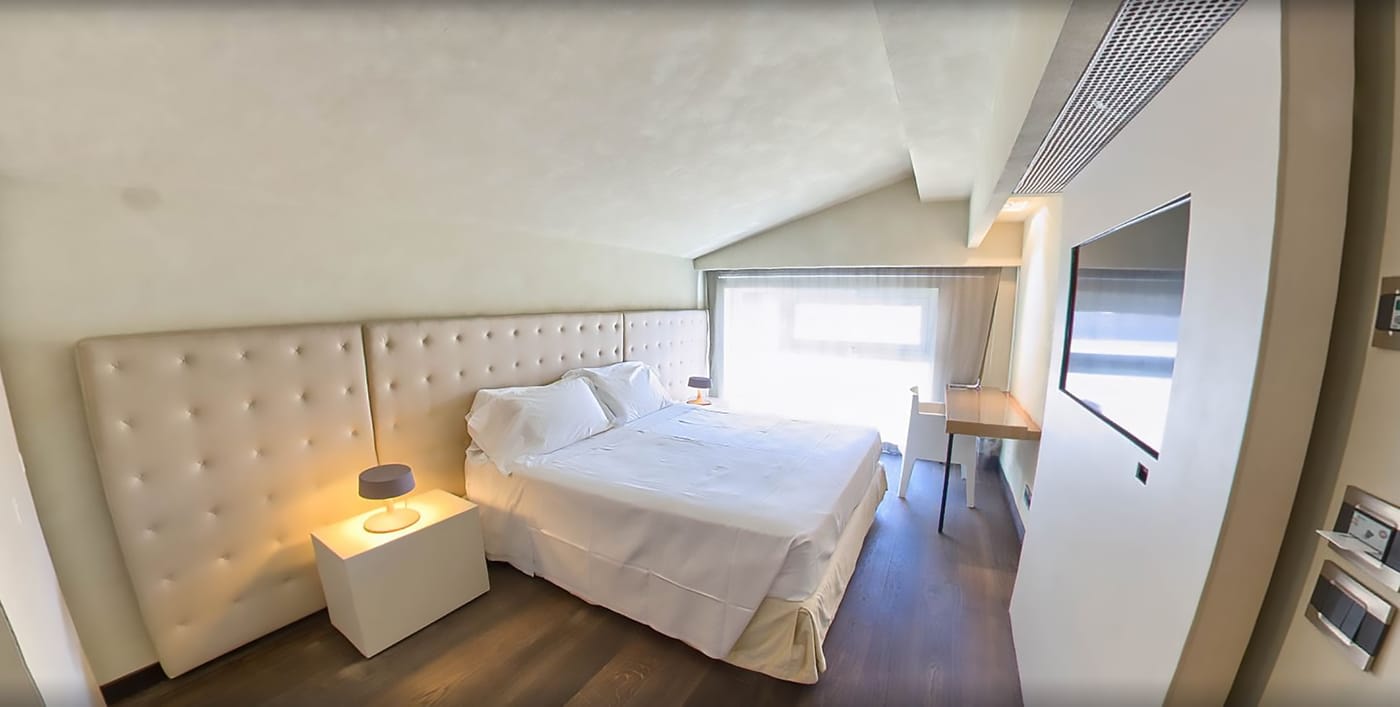 Romano-House-Room-10