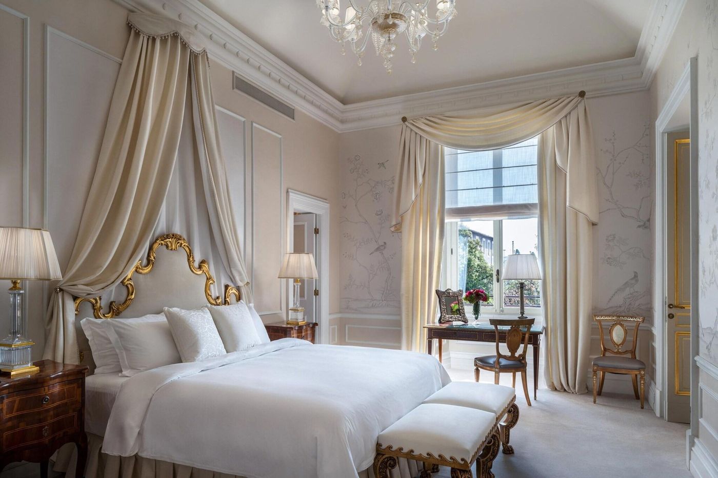 The-St-Regis--Rome-Room-40