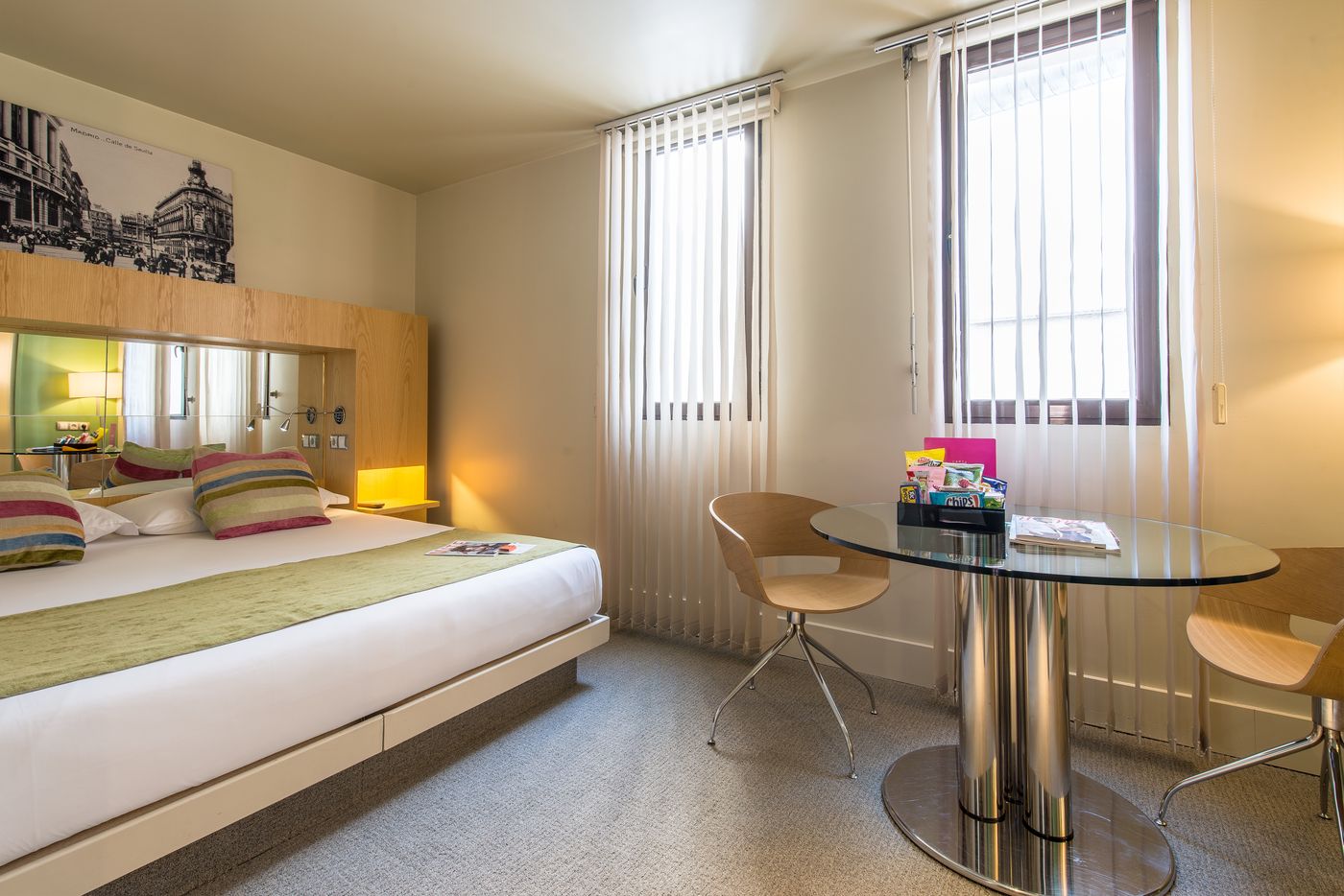 Room-Mate-Alicia-Room-15