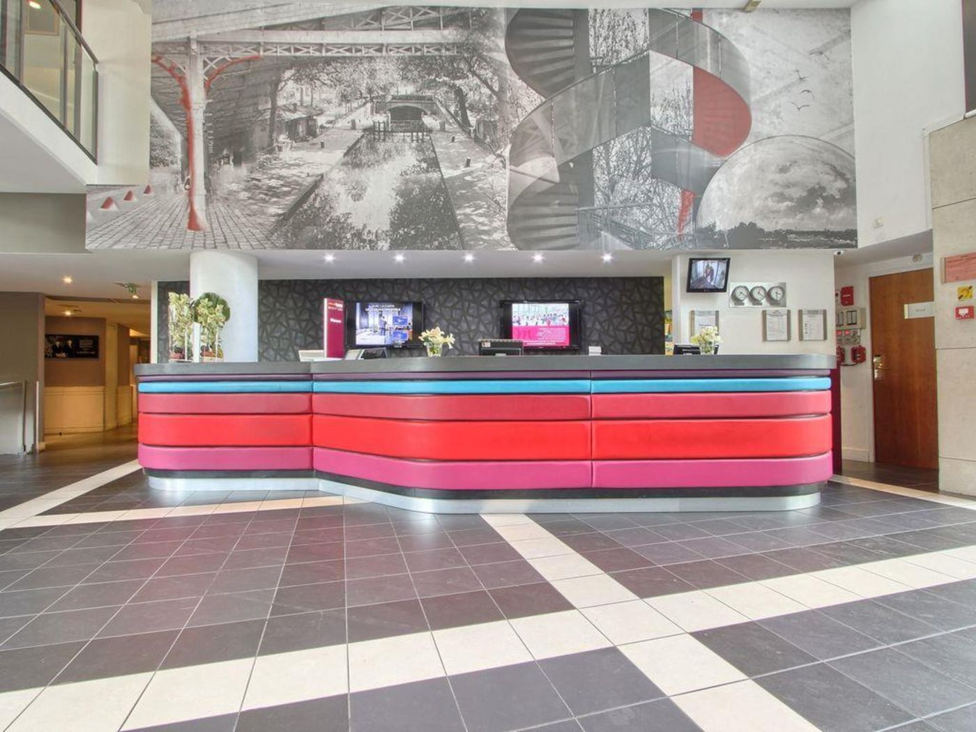 Mercure-Paris-19-Philharmonie-Lobby-5