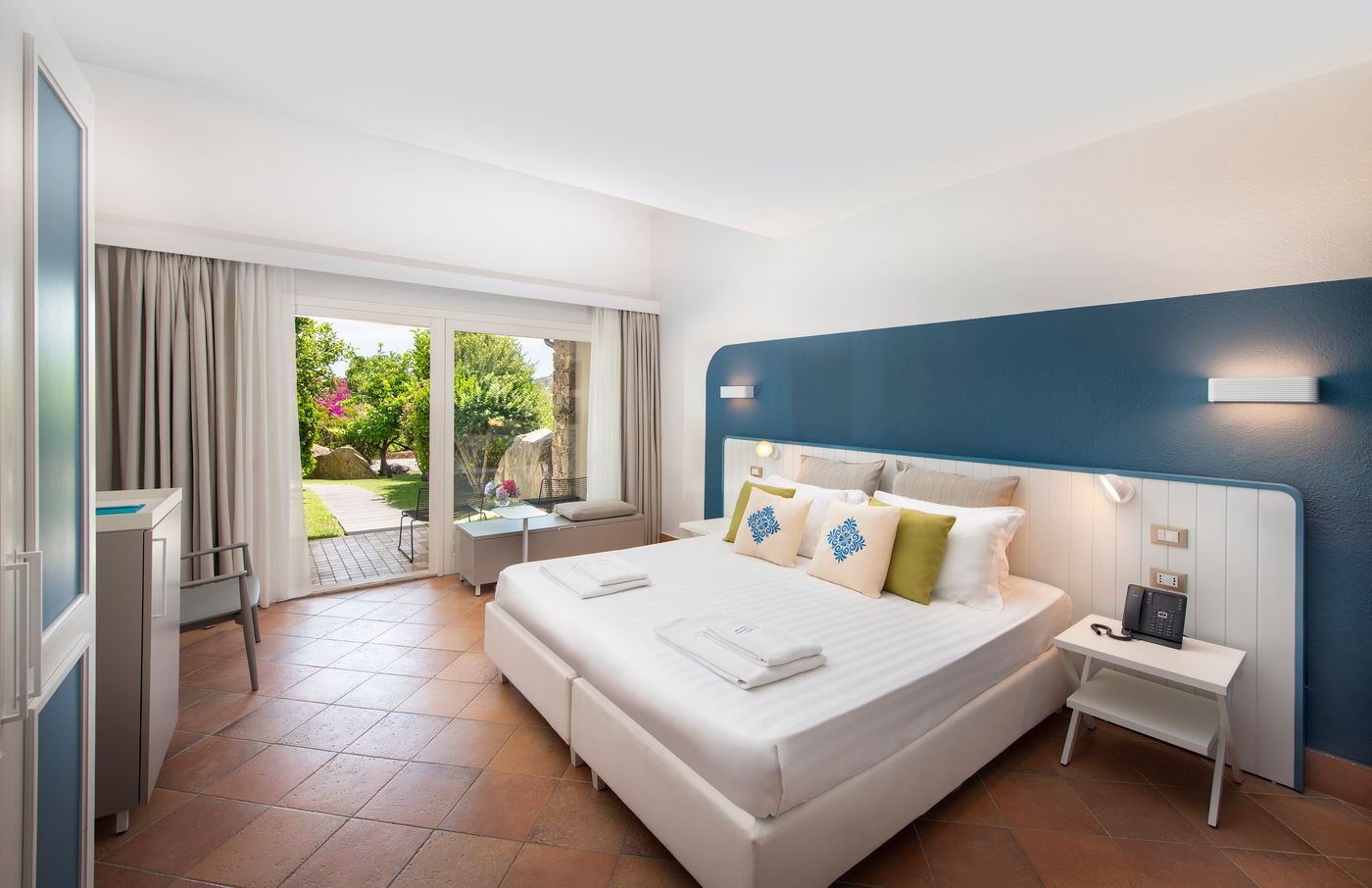 Chia-Laguna---Hotel-Village-Room-18